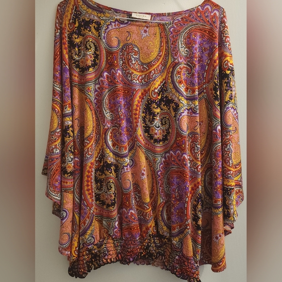 Laura Tops - Laura Plus Batwing Top. Paisley. Size 1x. Preloved.